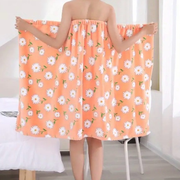 unbranded Other - Floral Orange Women's shower wrap